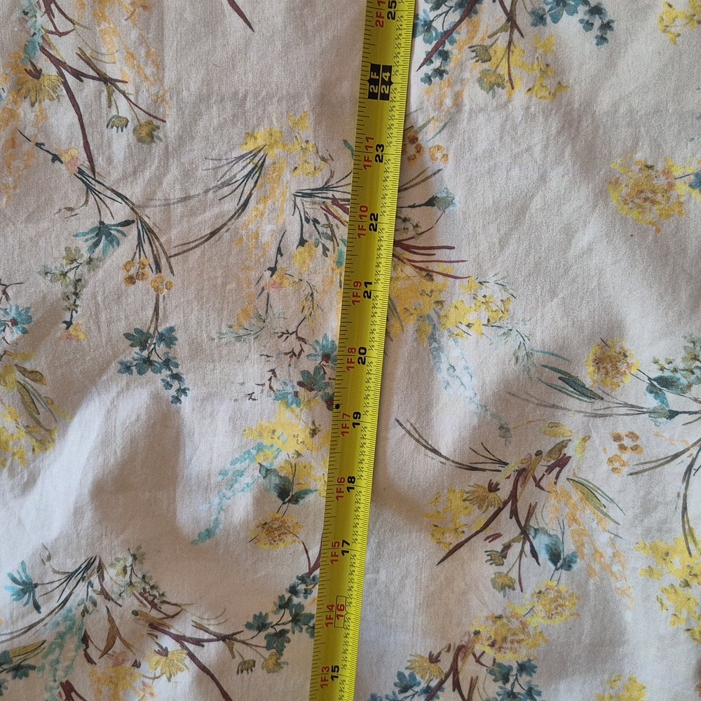 Antonio Melani Roaslie Style Pencil Skirt. Light Yellow Floral Size 2 Kick Pleat - Picture 12 of 14